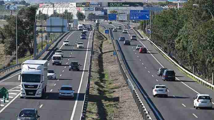 Habrá que pagar por usar las autovías y el Gobierno se niega a llamarlo peaje 1 Habrá que pagar por usar las autovías y el Gobierno se niega a llamarlo peaje 1