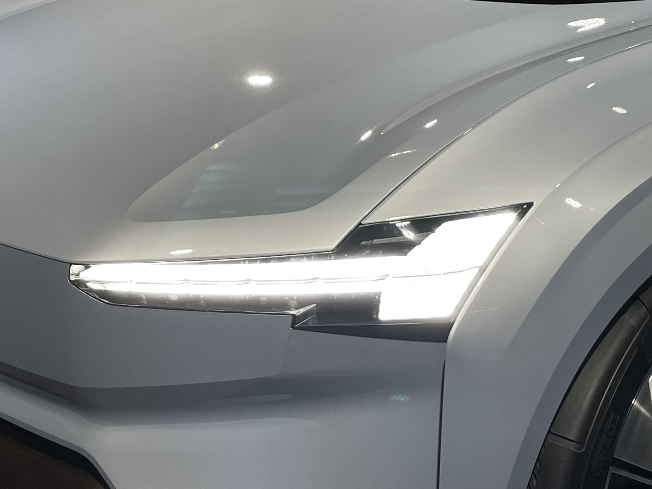Volvo concept recharge (2021)