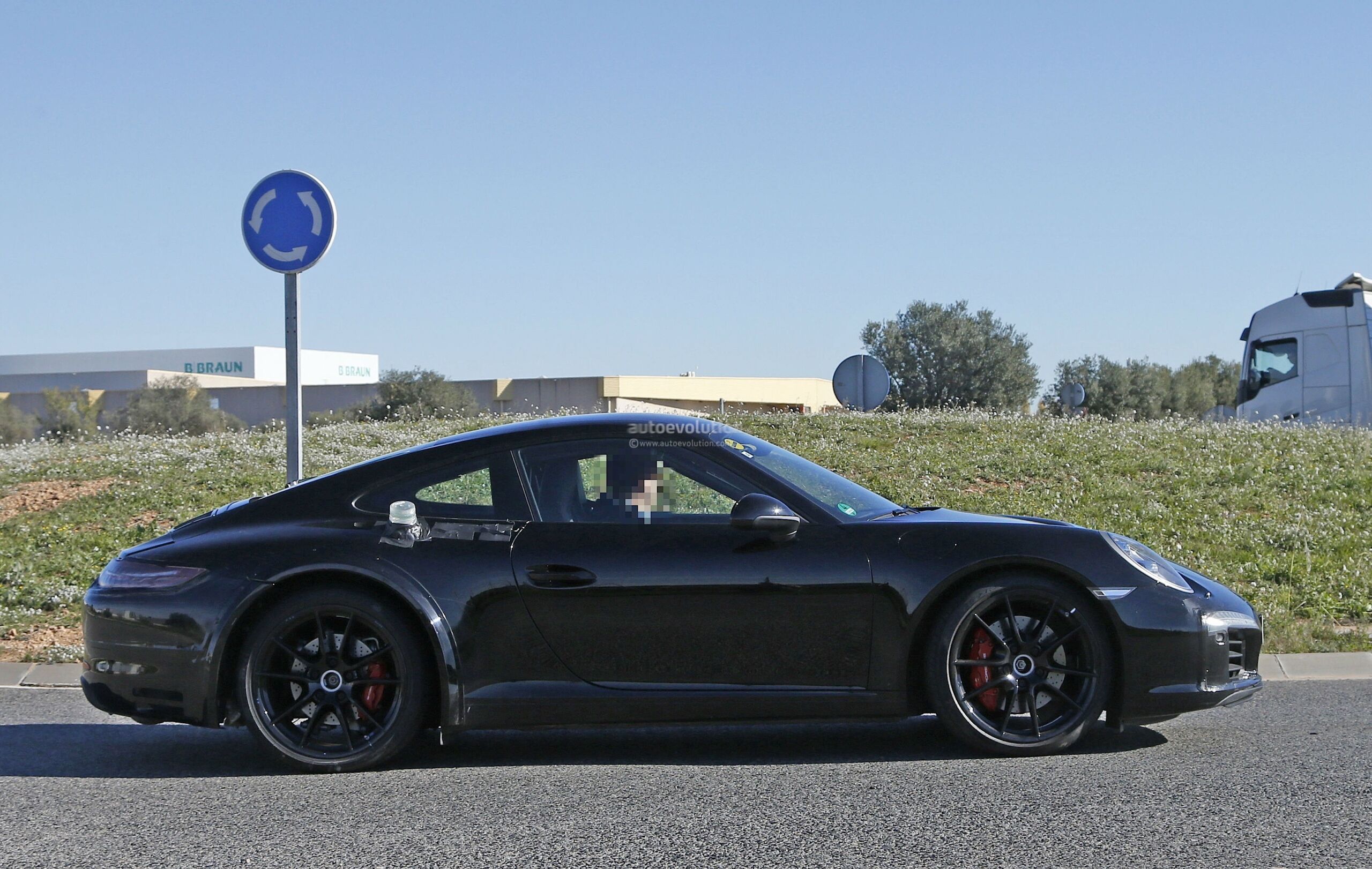 Porsche 911 992 (2019)