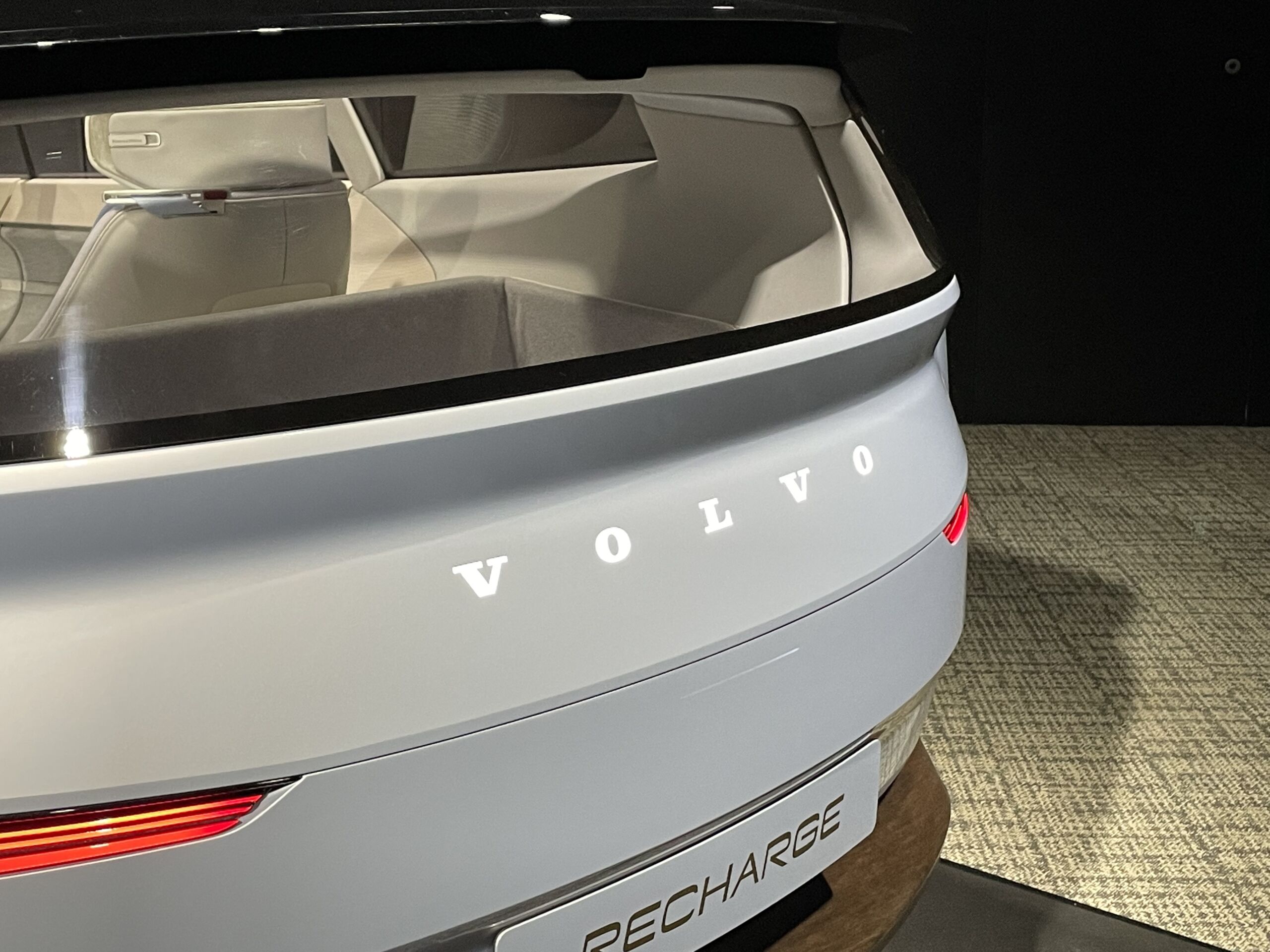 Volvo concept recharge (2021)