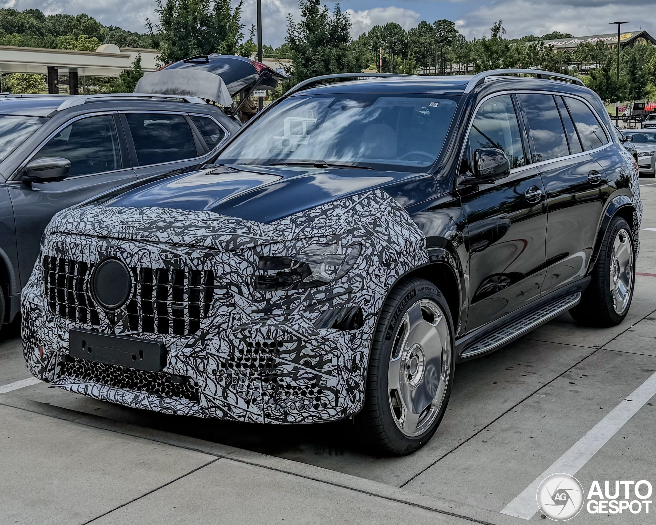Mercedes-amg gls 63 x167 2025