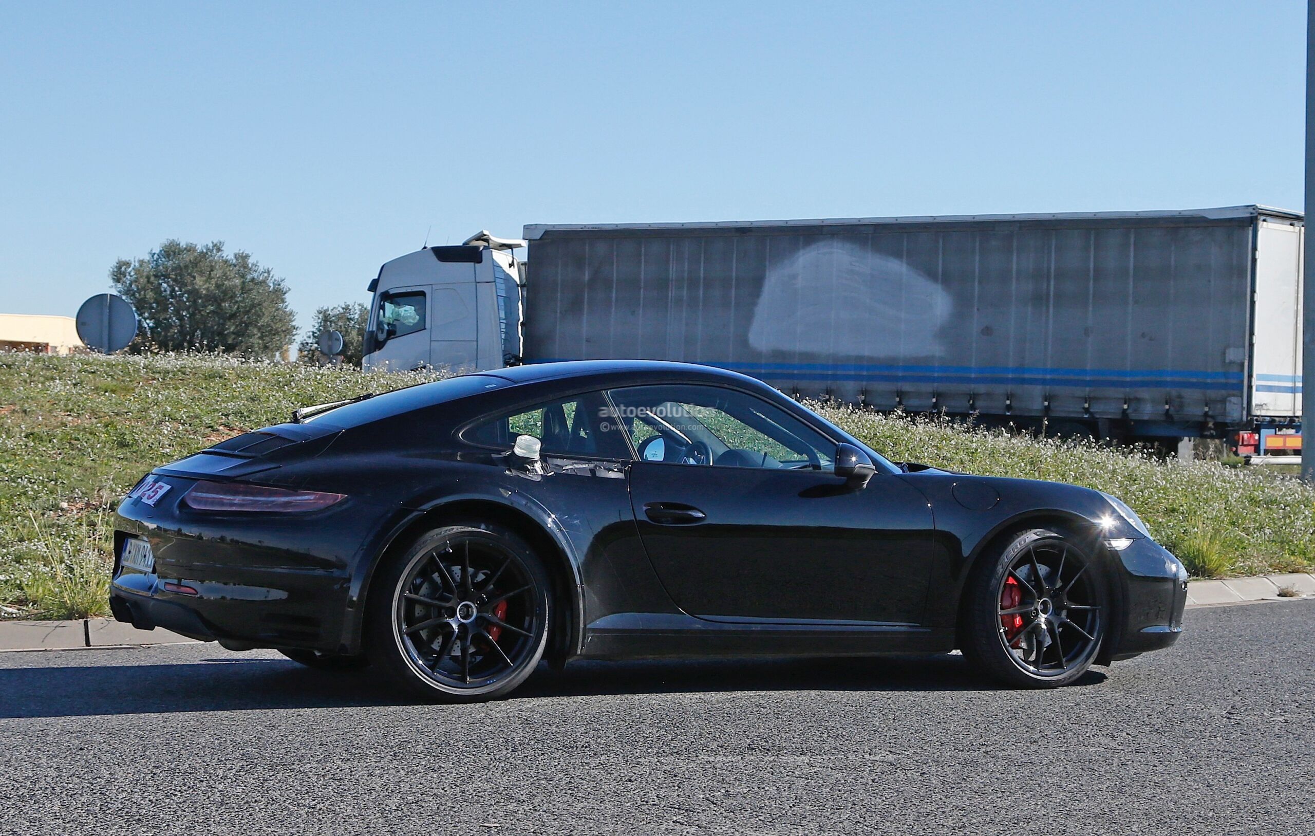 Porsche 911 992 (2019)