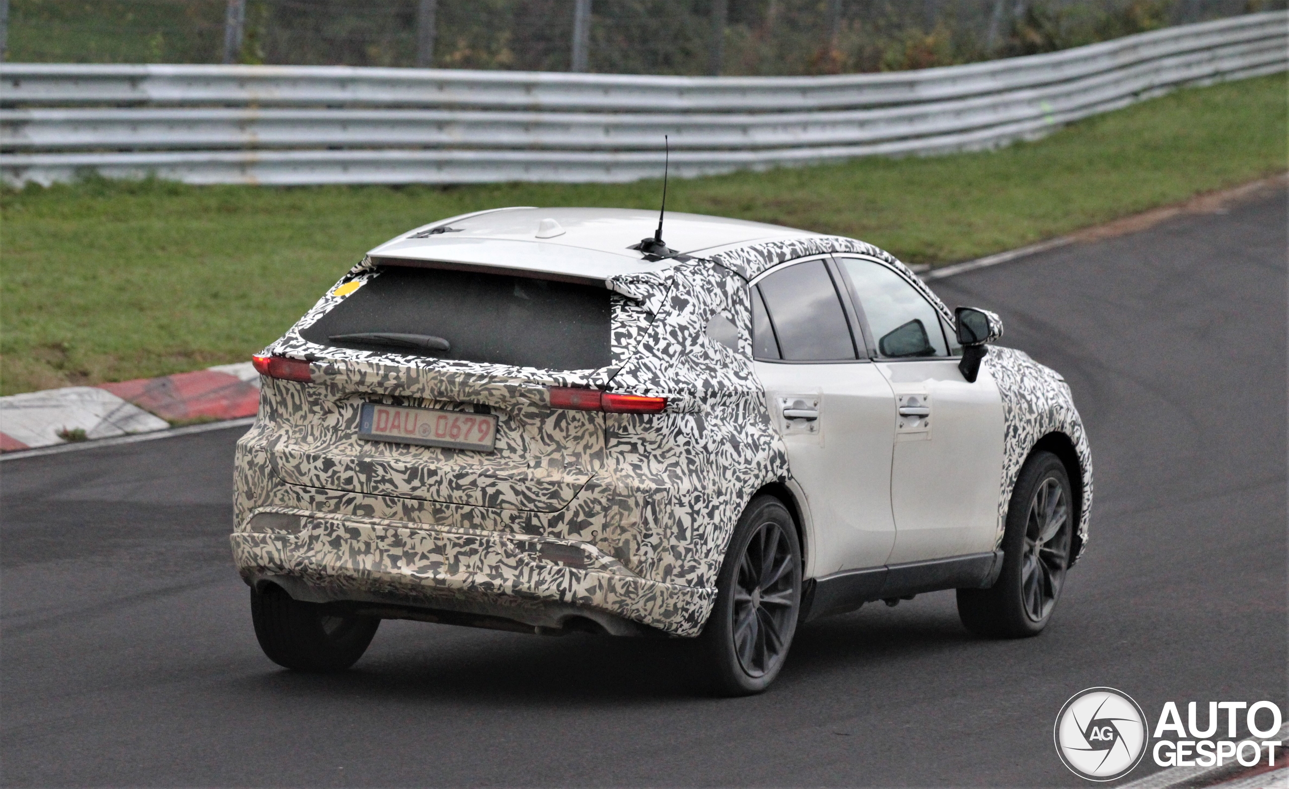 Toyota harrier 2027 mule