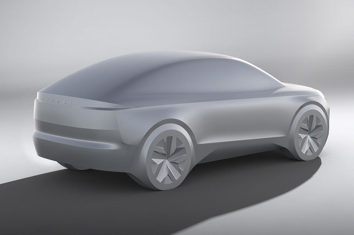 Skoda enyaq coupe trasero tres cuartos