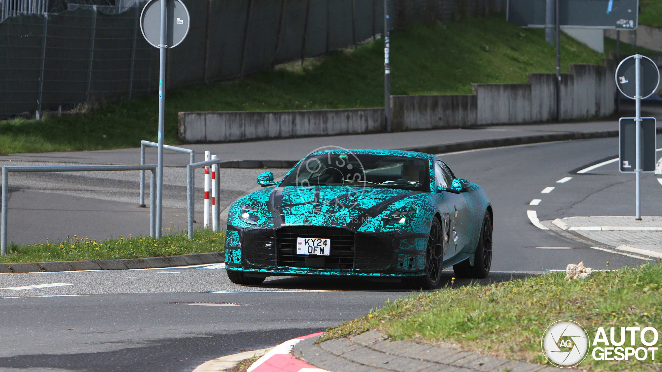 Aston martin vanquish 2025