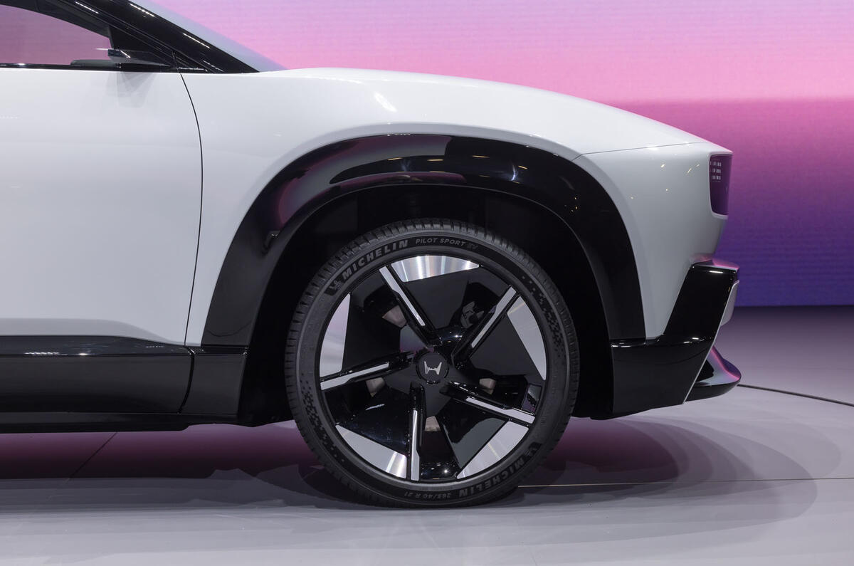 Honda 0 series suv wheel detail