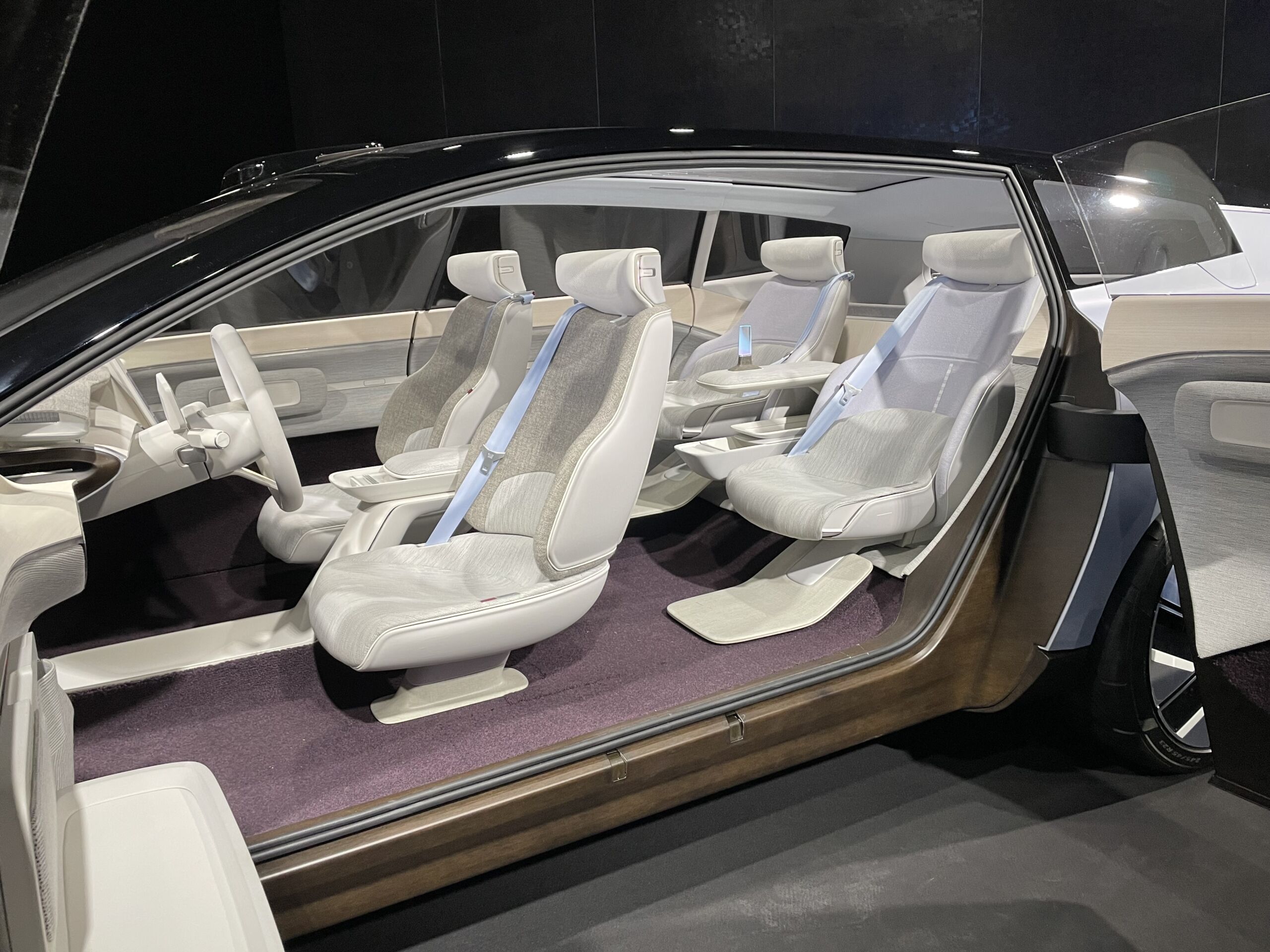 Volvo concept recharge (2021)