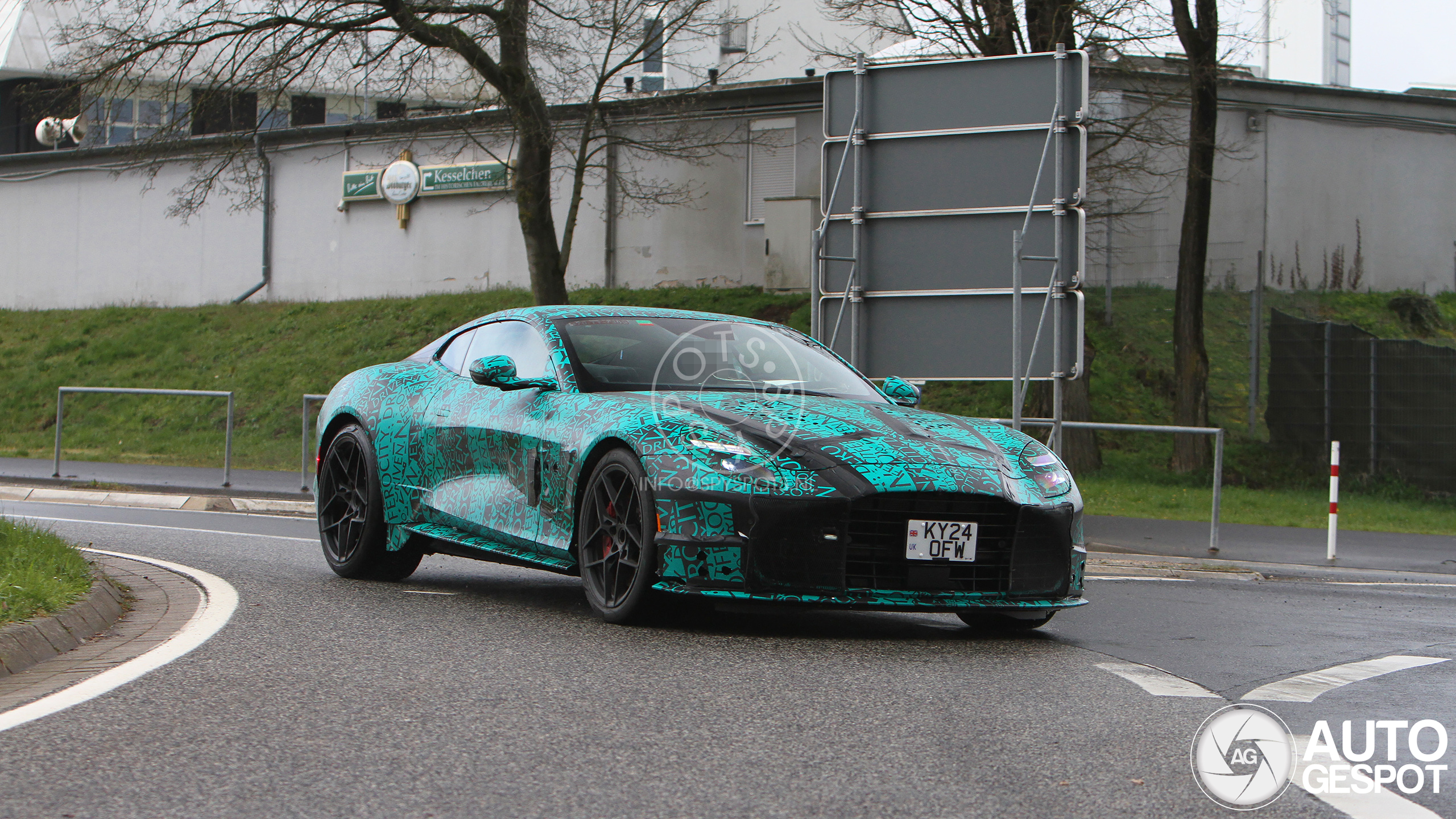 Aston martin vanquish 2025