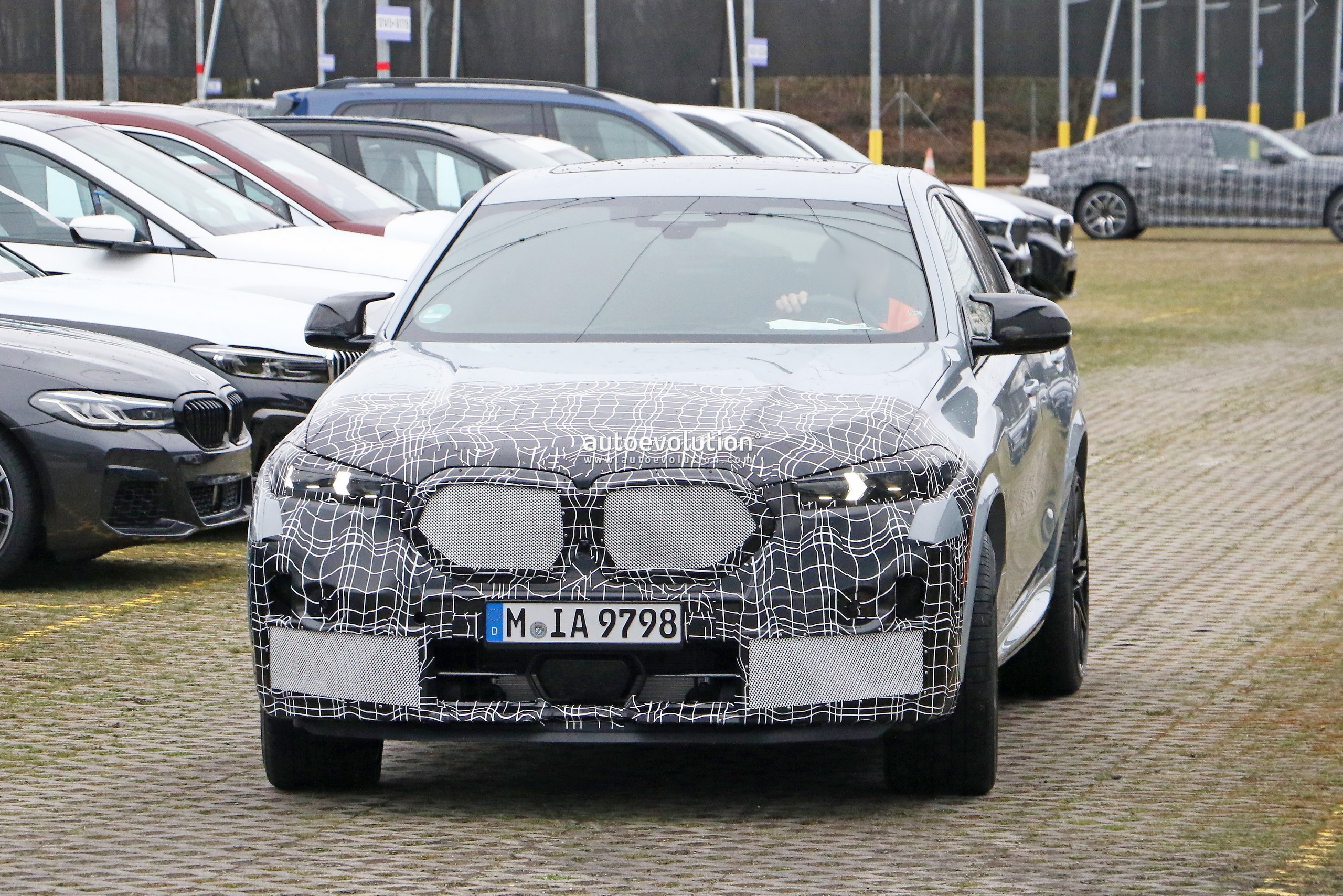 Bmw x6 mk3 [g06] lci (2023)