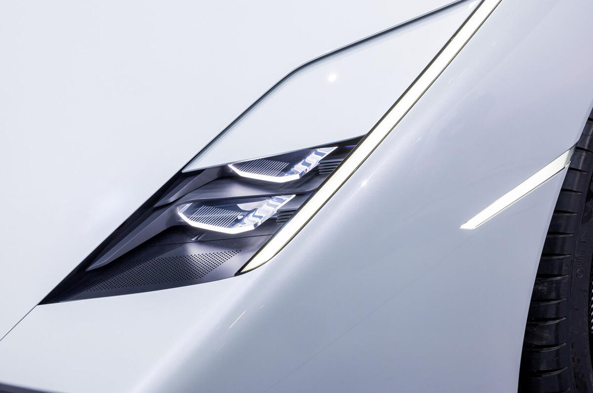 Honda 0 series saloon headlight detail