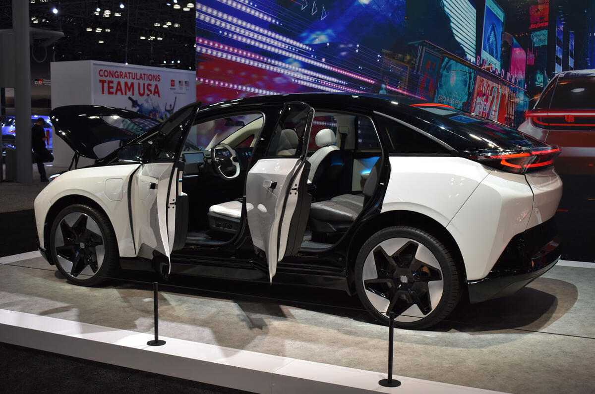 Salón del automóvil de nueva york indi one 202221