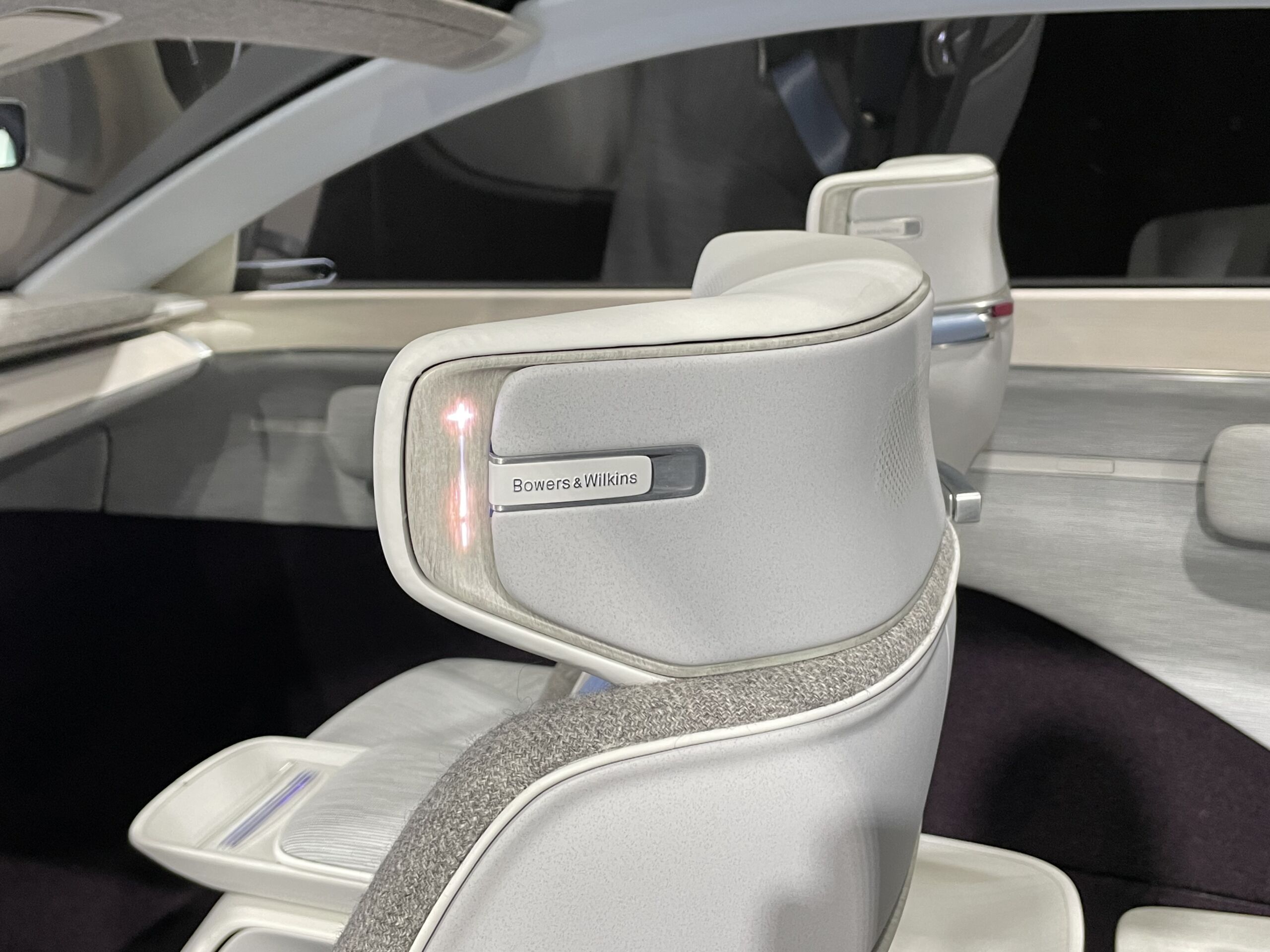 Volvo concept recharge (2021)