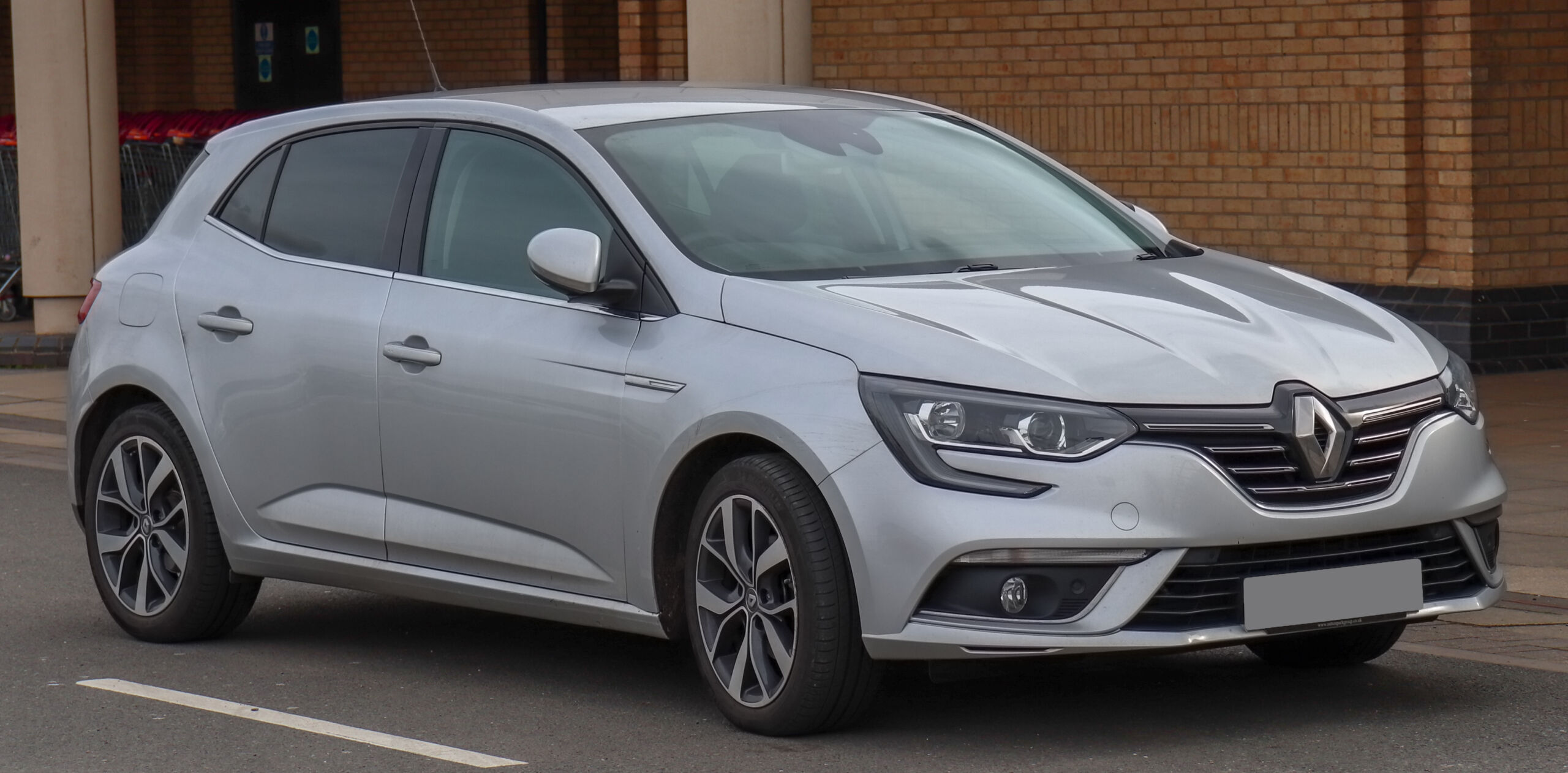 Archivo:2017 renault megane dynamique s nav dc 1. 5 front. Jpg - wikipedia,  la enciclopedia libre