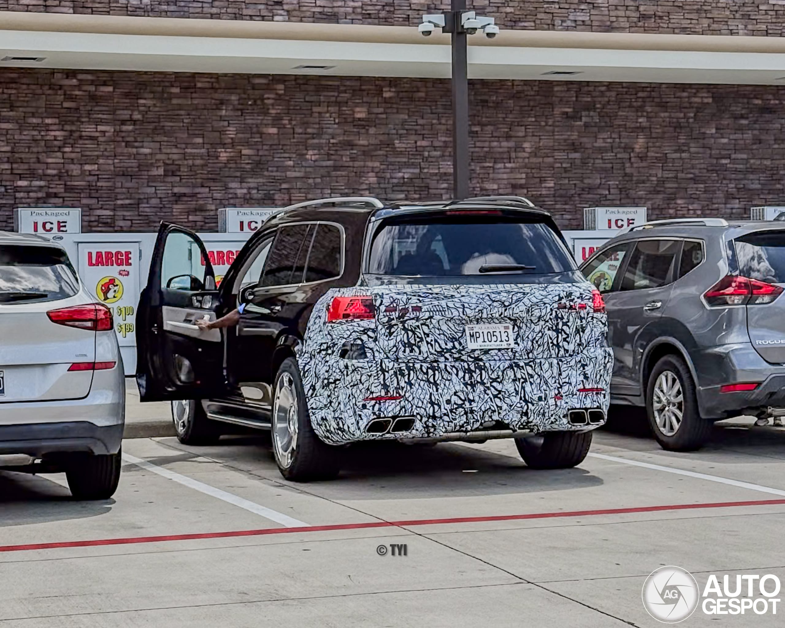 Mercedes-amg gls 63 x167 2025