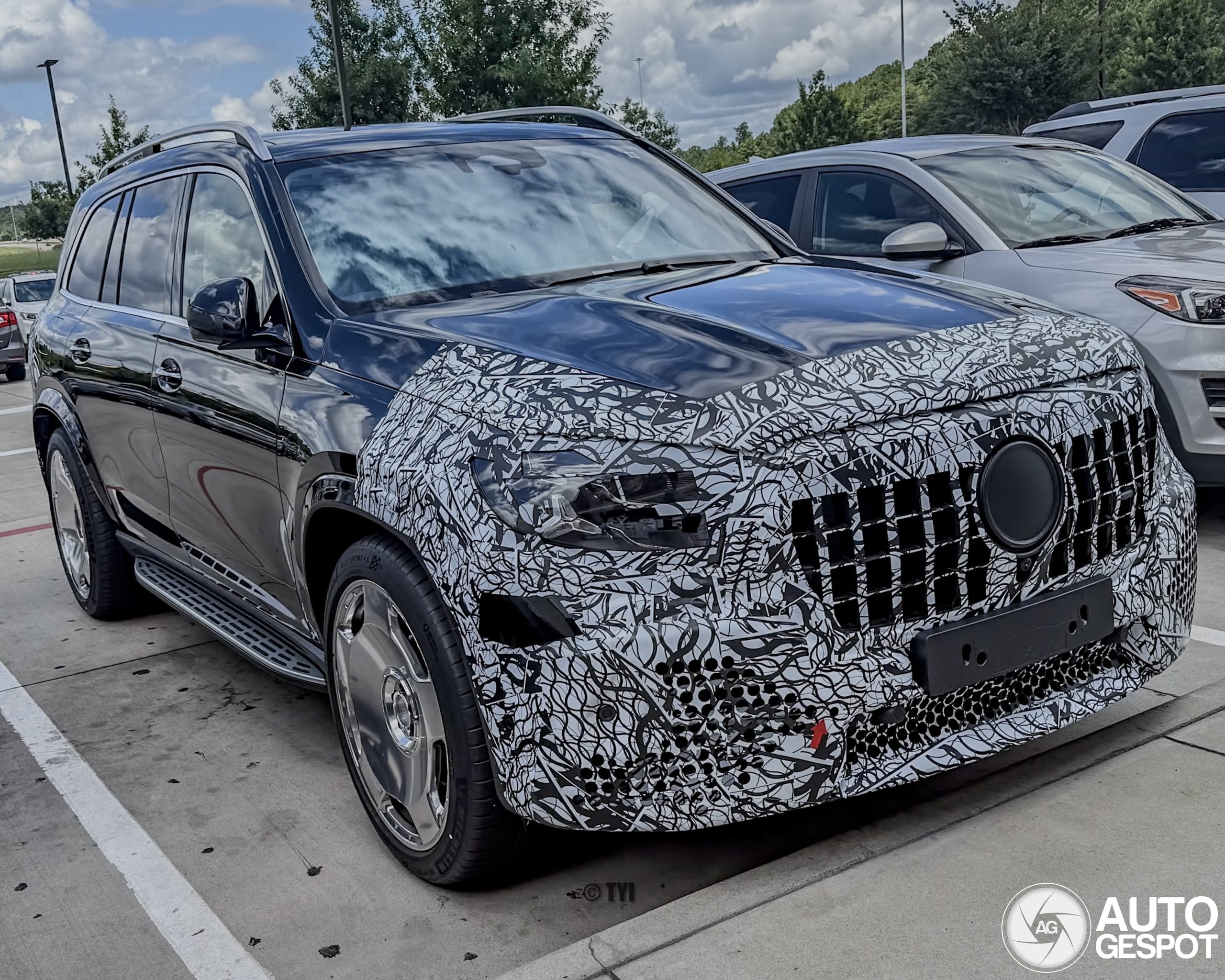 Mercedes-amg gls 63 x167 2025