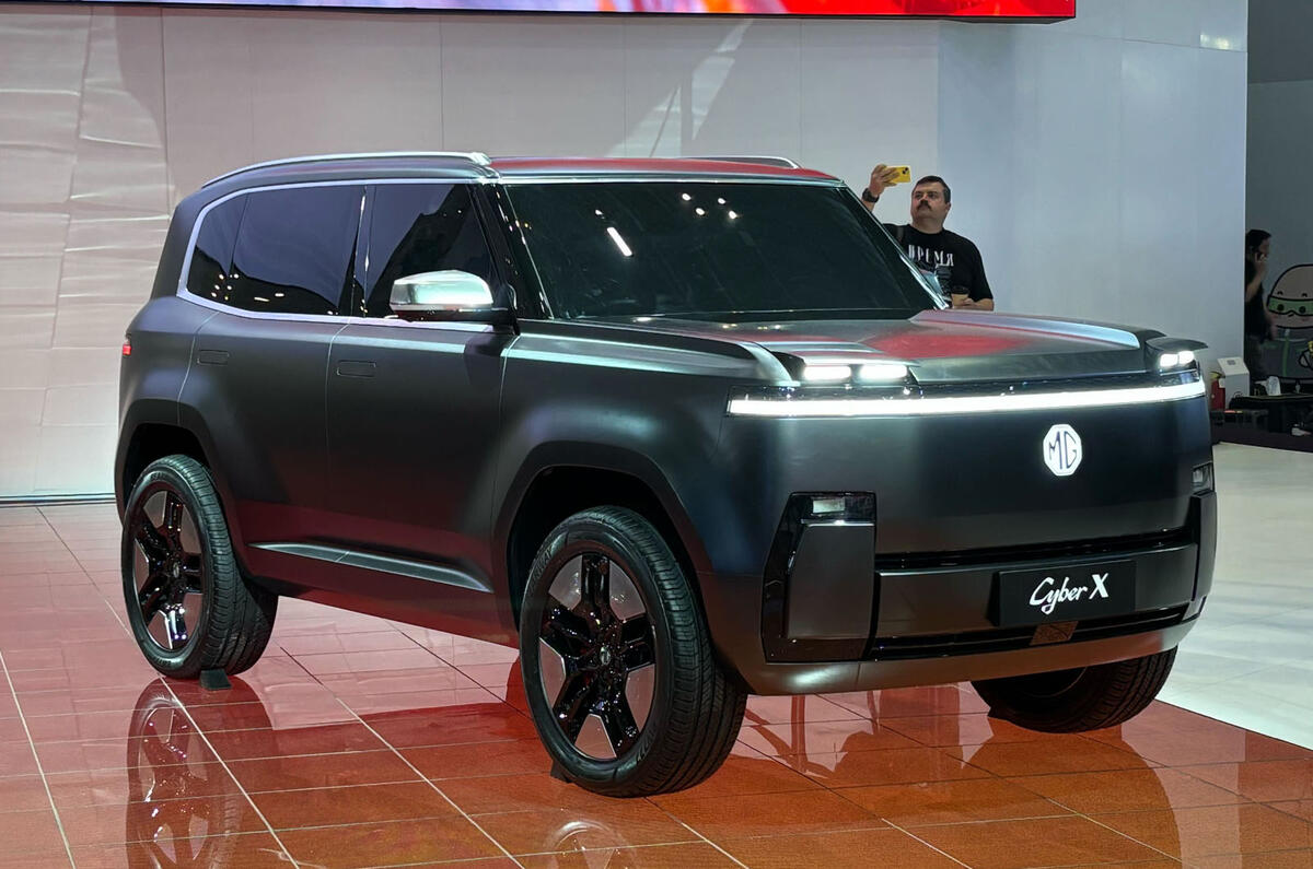 Mg cyberx en el salón del automóvil de shanghái