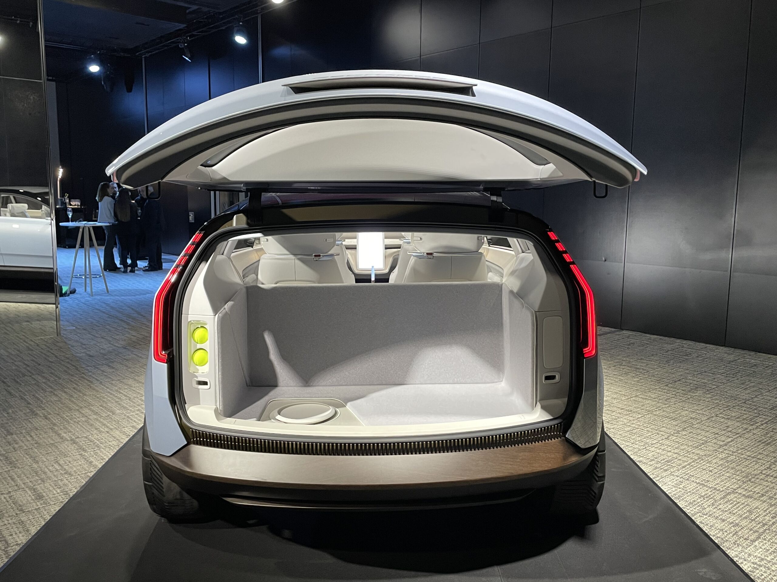 Volvo concept recharge (2021)