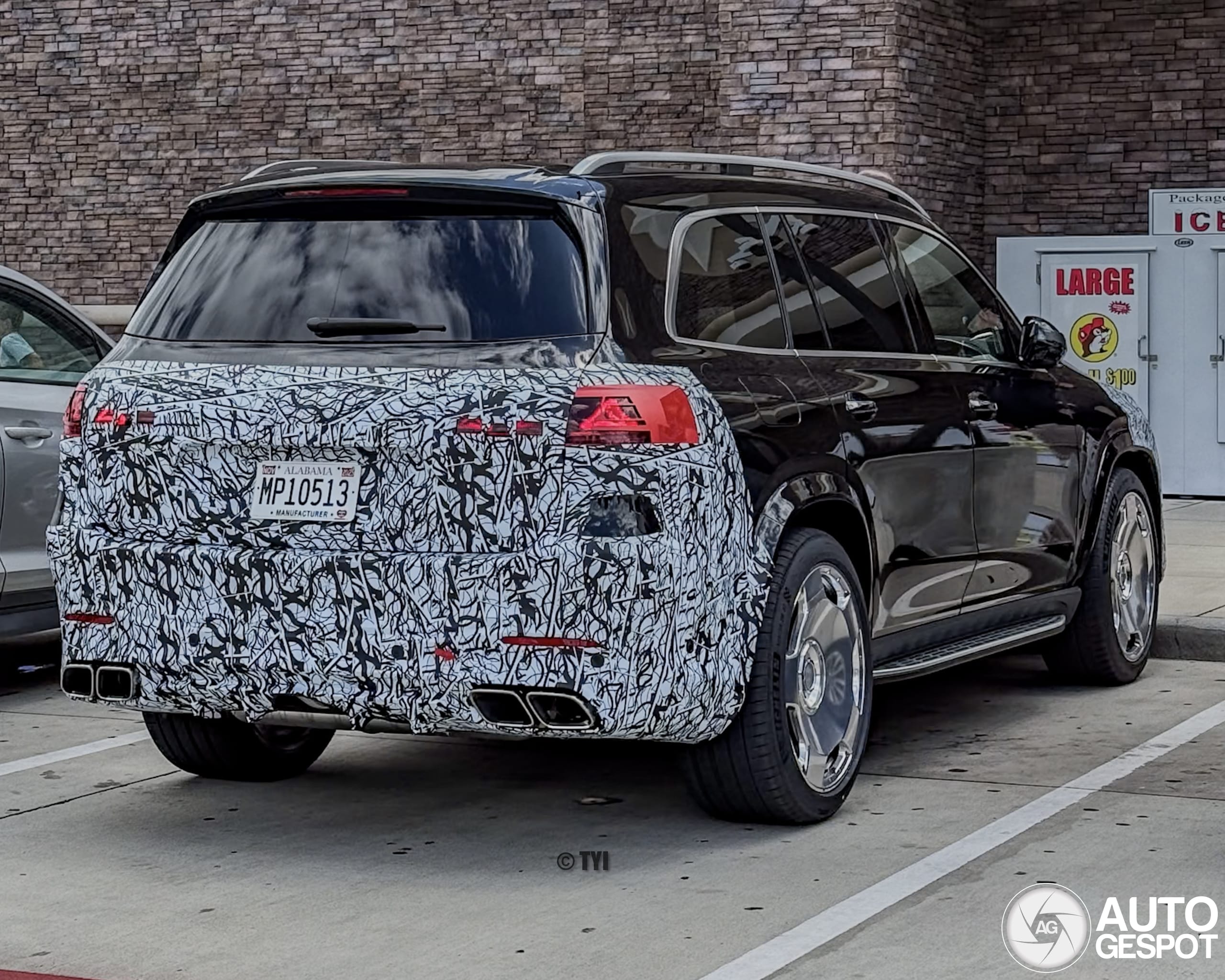 Mercedes-amg gls 63 x167 2025