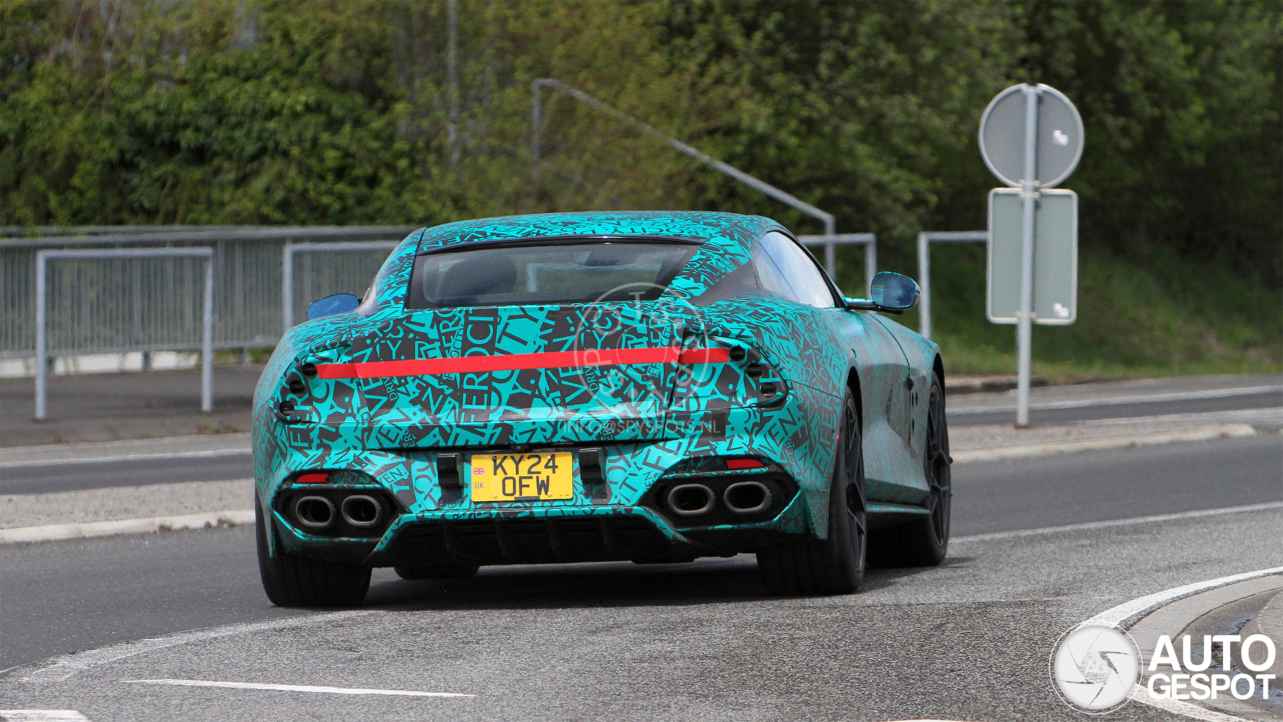 Aston martin vanquish 2025