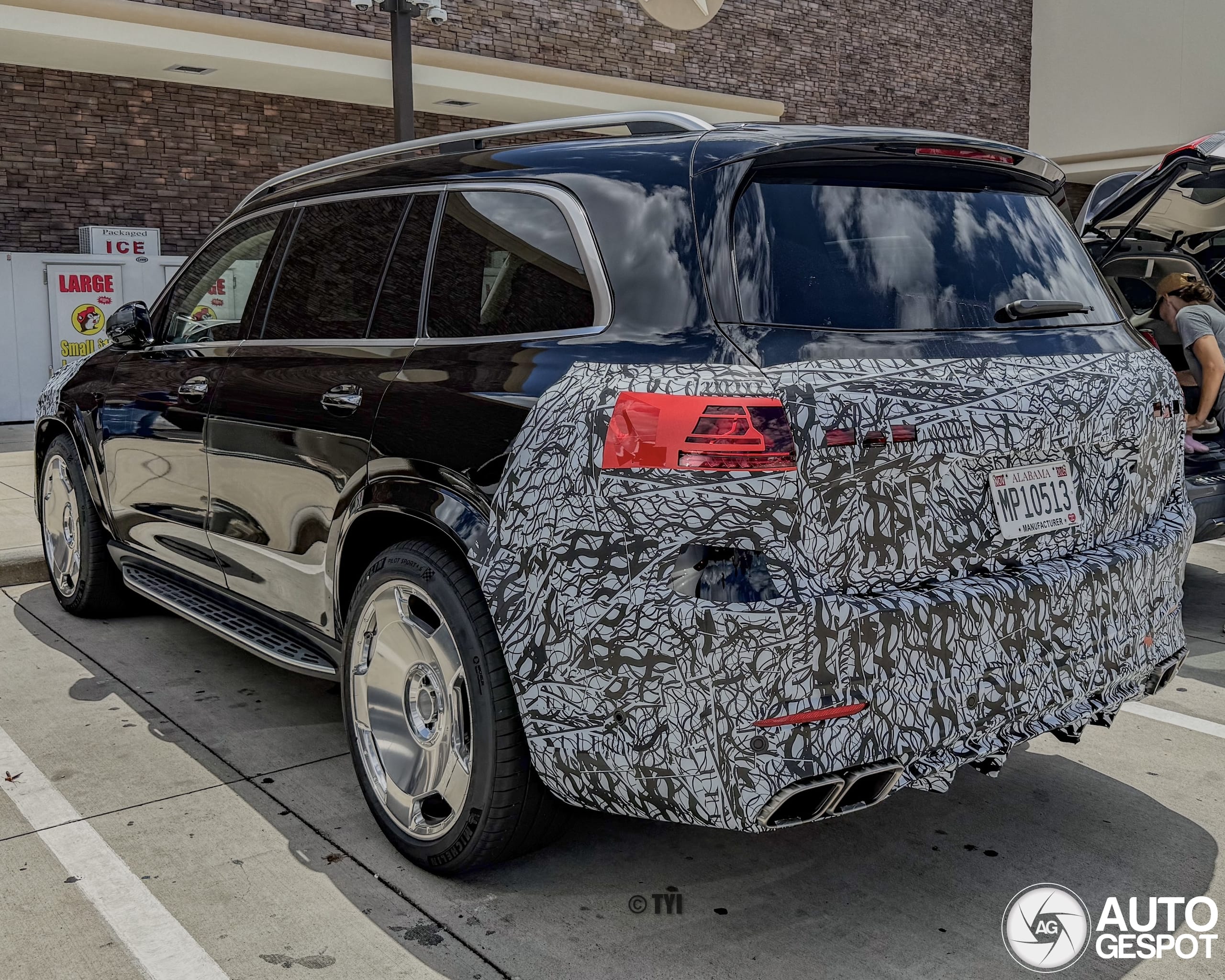 Mercedes-amg gls 63 x167 2025