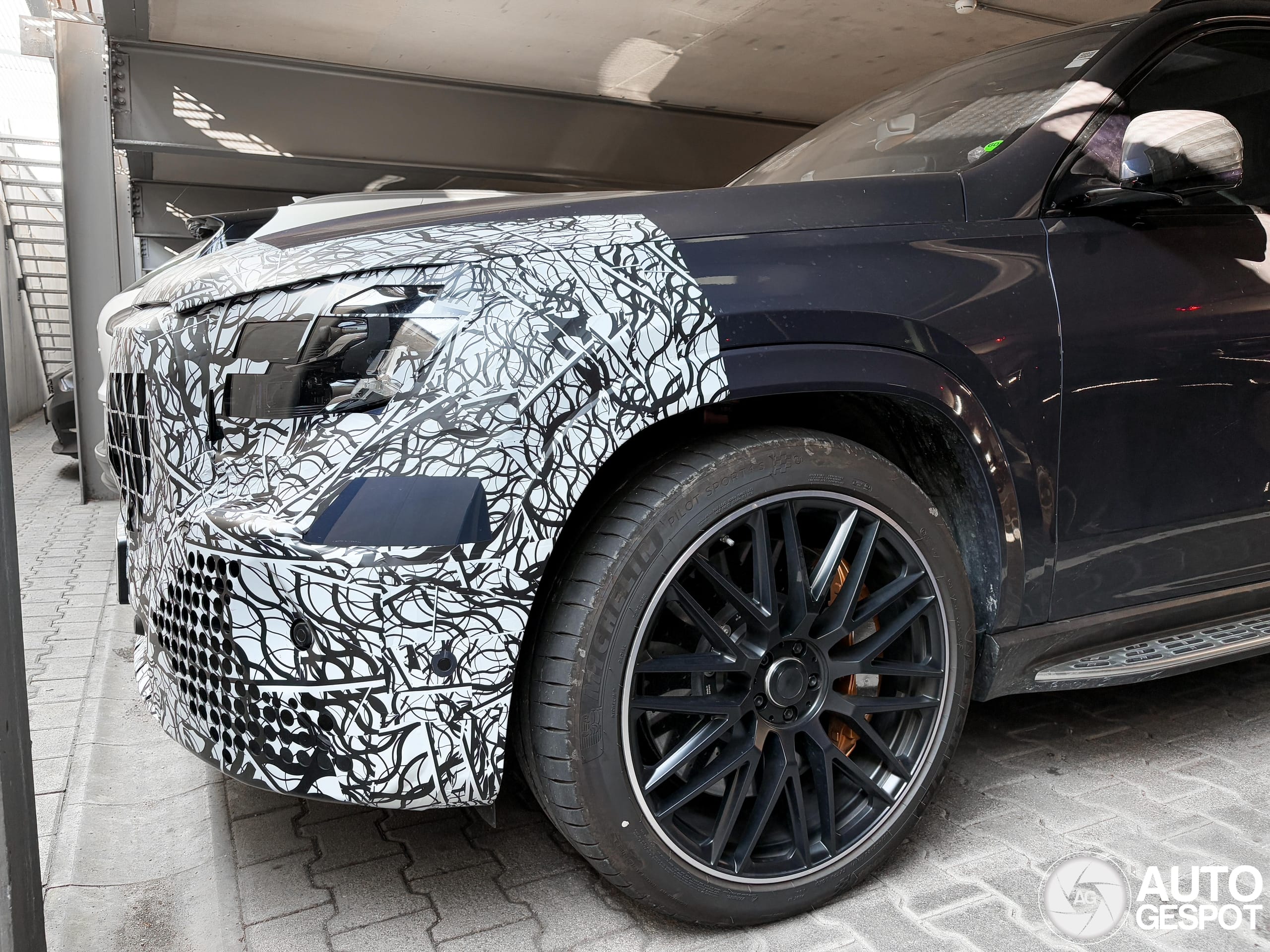 Mercedes-amg gls 63 x167 2025