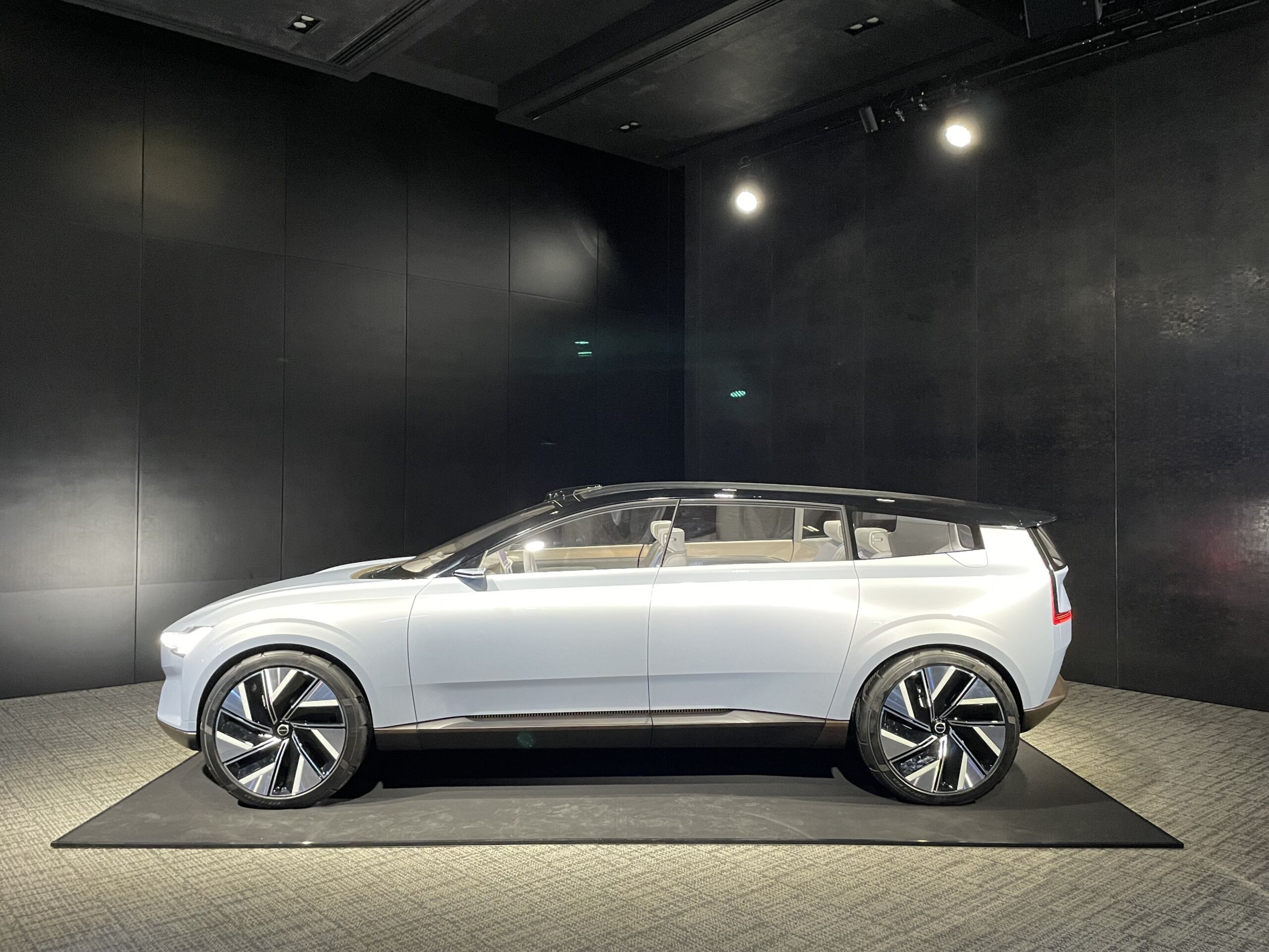 Volvo concept recharge (2021)