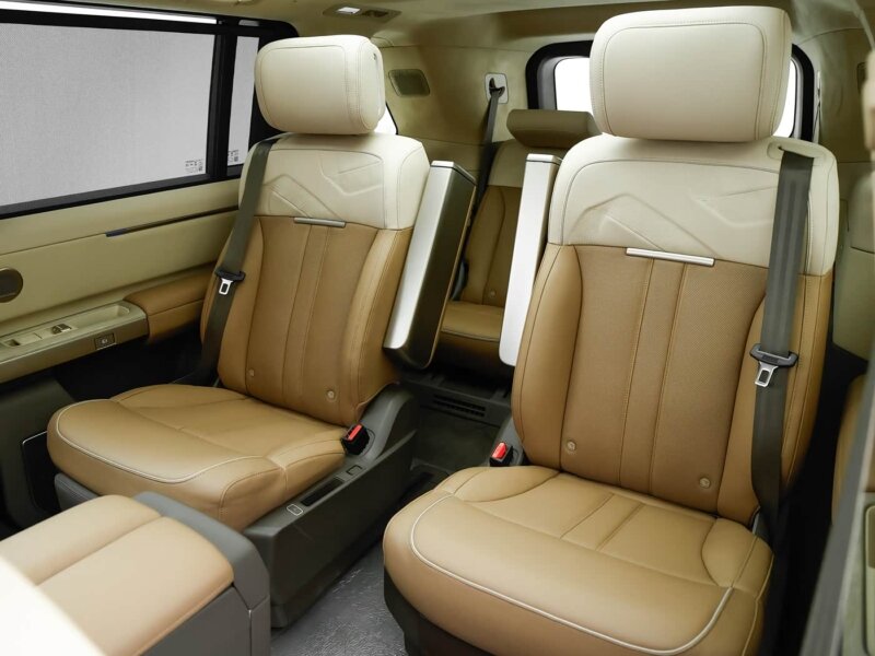 Freelander 8 erev suv rolled off the production line in china as cjlr seeks for comeback