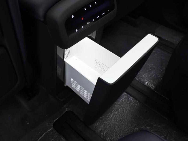 Freelander 8 reveals six-seat cabin with zero-gravity seats and 46. 3-inch screen before launch