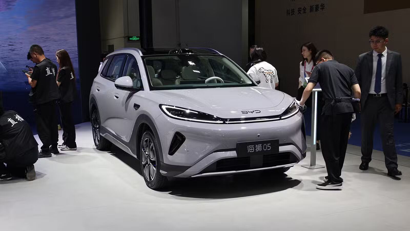 China's nev fleet climbs to 48. 97 million as 2030 target comes into focus