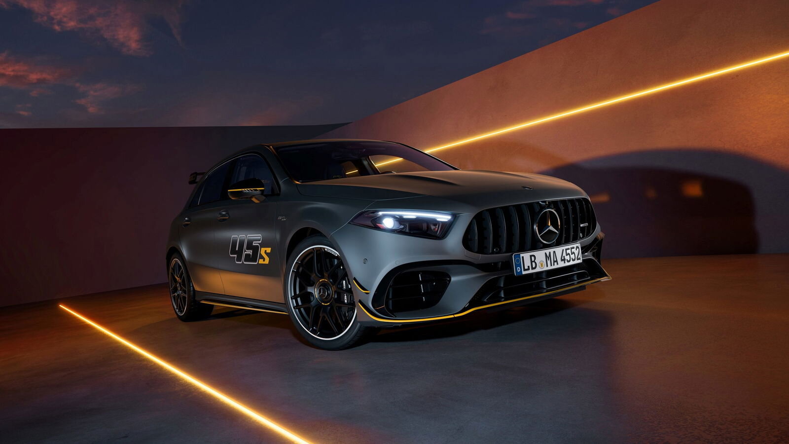 Se acabó, si quieres un mercedes compacto, firmado por amg y sin electrificar, esta es tu última oportunidad