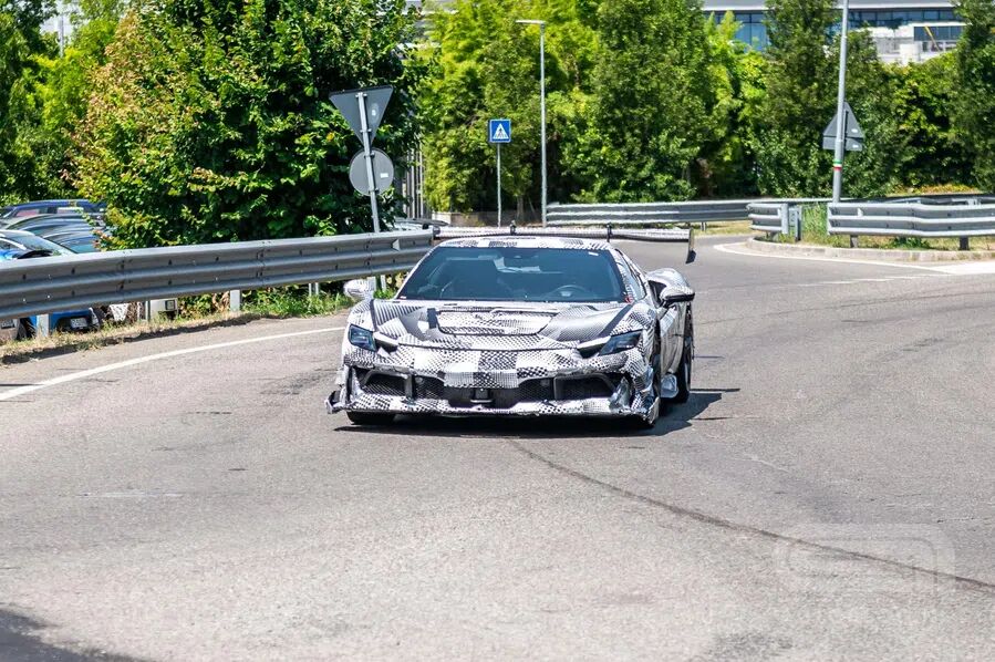Wat voor hardcore apparaat is ferrari hier aan het testen?