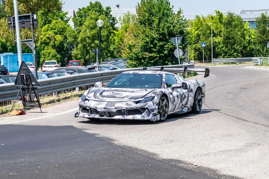 Wat voor hardcore apparaat is ferrari hier aan het testen?