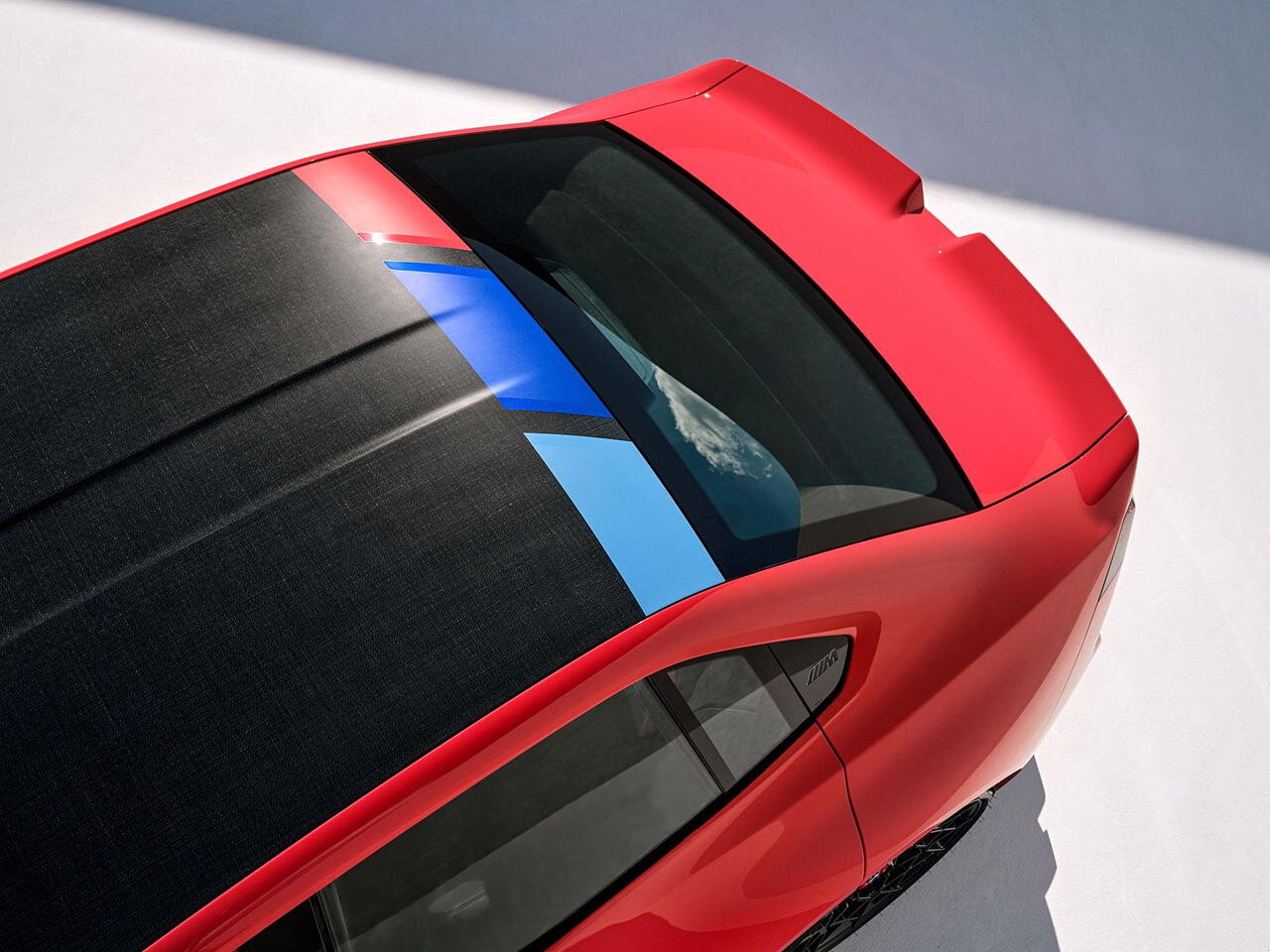 Nuevas imágenes del bmw m3 neue klasse de 1. 000 cv, esta vez junto a su abuelo, el m3 e30