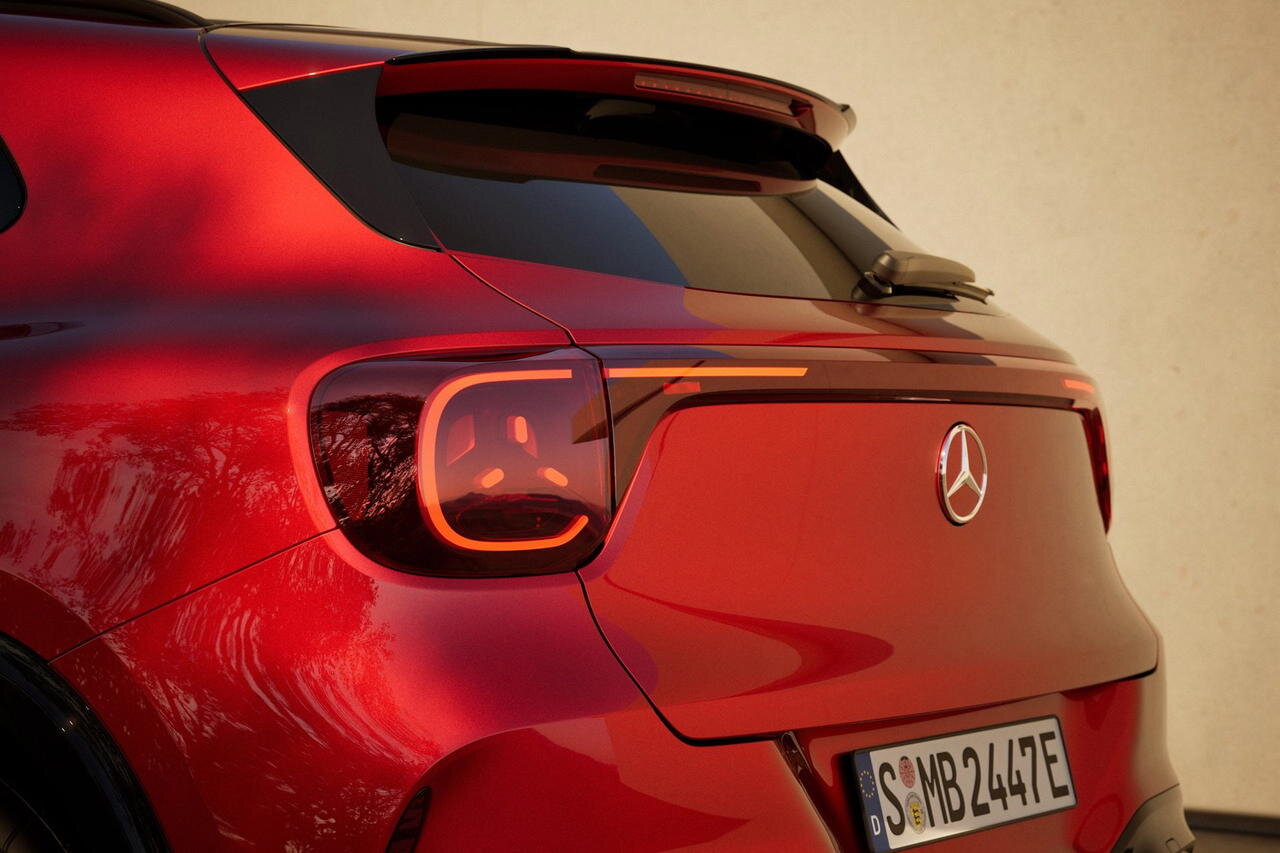 El mercedes gla 2026 ya es oficial: más tecnológico y más eléctrico, pero también con el motor híbrido que todos quieren en su coche