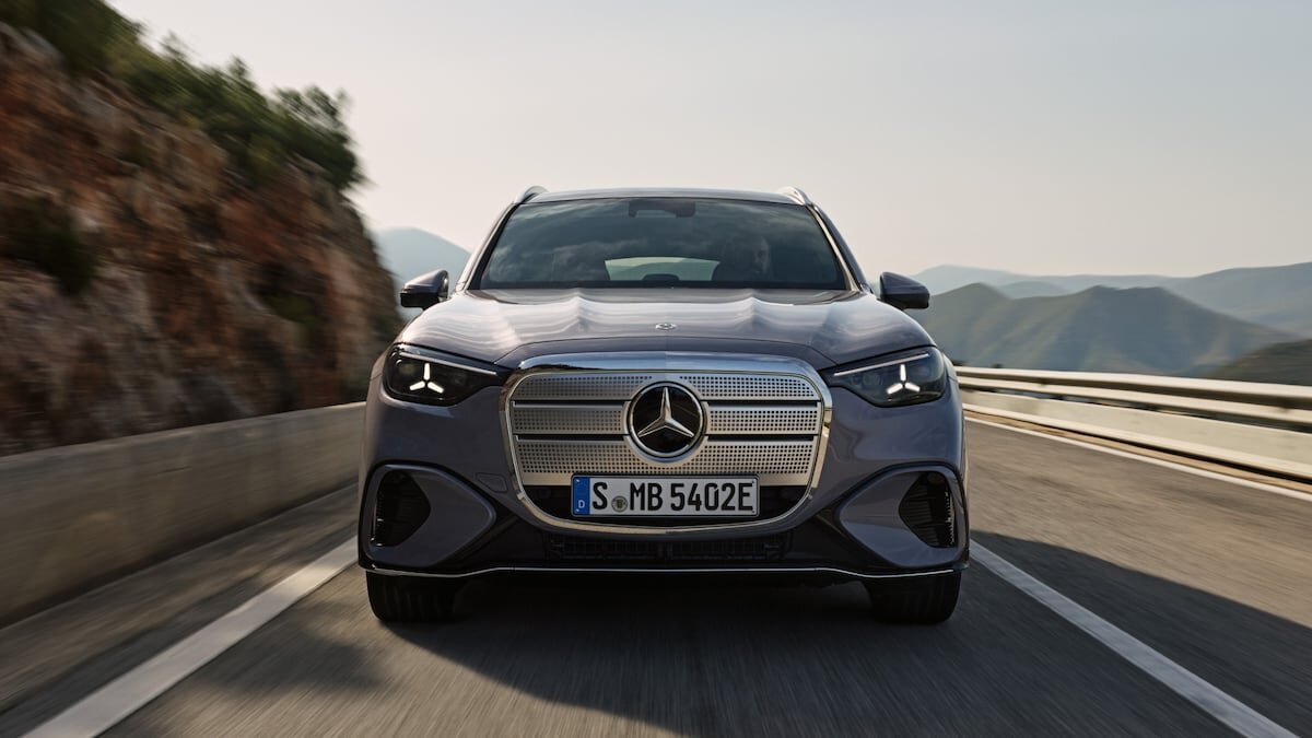 Mercedes cuts sales and revenue guidance on weak demand in china