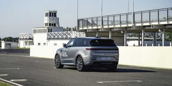 Range rover’s smaller, more affordable electric suv makes first public appearance [images]