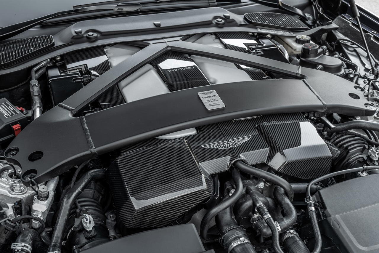 Europa prohibirá el motor de combustión, pero aston martin ha encontrado la forma de salvar su motor v12 hasta 2035 "como mínimo"