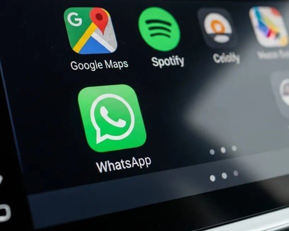 Whatsapp annonce une application officielle pour android auto et carplay