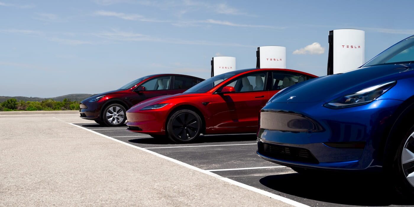 Nhtsa probes 1. 2m tesla model 3, model y over suspension failures