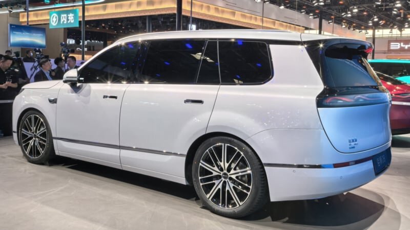 Byd sealion 08 full-size suv revealed interior in china