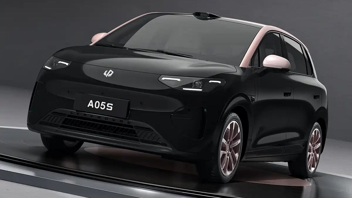 Leapmotor unveils interior of a05s, a sedan version of its popular a10