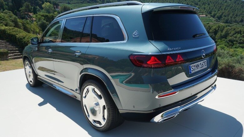 2027 mercedes-maybach gls680 is a more in-your-face refresh of a refresh
