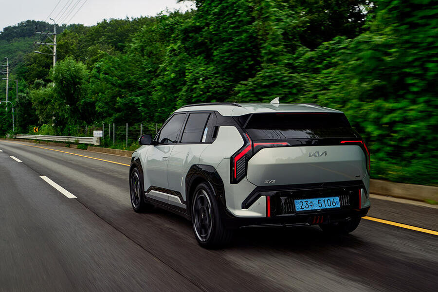 Kia ev3 gt review: a 4wd hot hatch with 288bhp for £49k