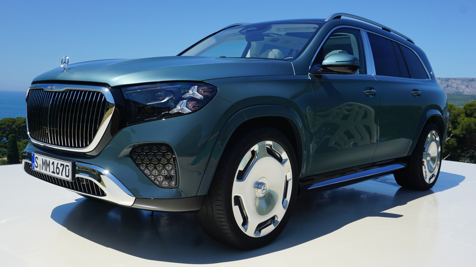 2027 mercedes-maybach gls680 is a more in-your-face refresh of a refresh