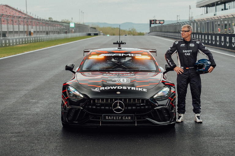 Más radical que nunca: así es el nuevo mercedes-amg que velará por la seguridad de la fórmula 1