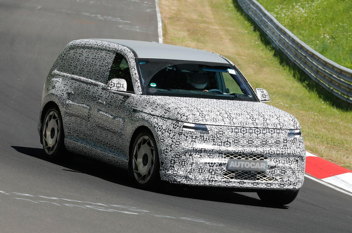 Genesis gv90 eyes range rover with cinema screen, coach doors