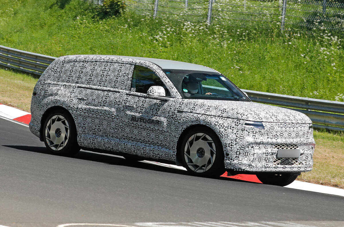 Genesis gv90 eyes range rover with cinema screen, coach doors
