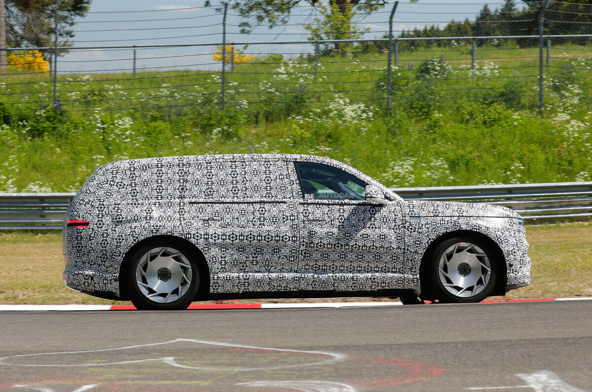 Genesis gv90 eyes range rover with cinema screen, coach doors