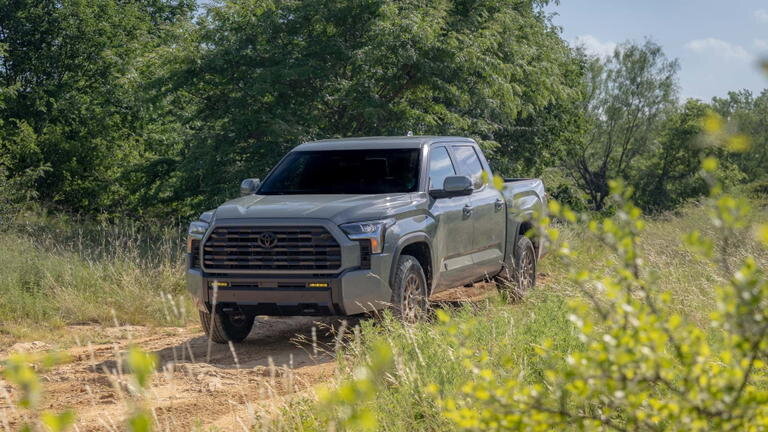 Si una raptor o la trx te parecen demasiado, toyota tiene el 4x4 perfecto para ti, aunque tiene un importante 'pero'