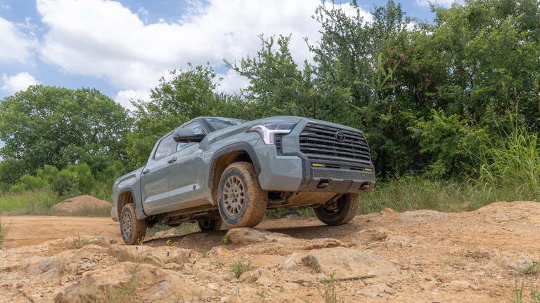 Si una raptor o la trx te parecen demasiado, toyota tiene el 4x4 perfecto para ti, aunque tiene un importante 'pero'